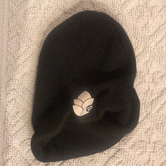 NWOT 🌿 hops & dreams Beanie w/ Hops Logo - Picture 5 of 6